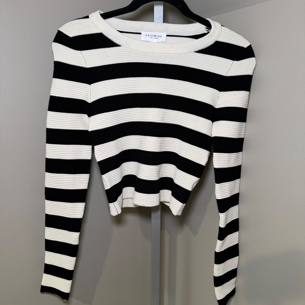 Promise Striped Knit Crop Top Crewneck Sweater Black Cream Ribbed Small